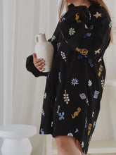 Load image into Gallery viewer, ZIGGY AND THE SUN - MYER SMOCK - BLACK EMBROIDERY
