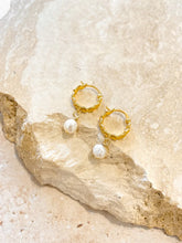 Load image into Gallery viewer, LUSTRE &amp; SAGE - VINTAGE PEARL DROP 18K GOLD PLATED EARRINGS
